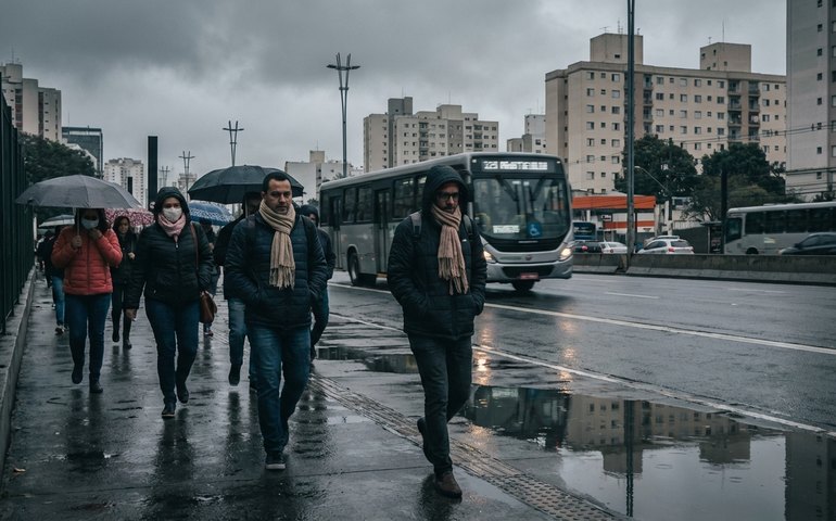 Frente fria provoca forte queda de temperatura em São Paulo