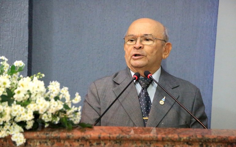 Juarez Marques Luz recebe honraria em Maceió