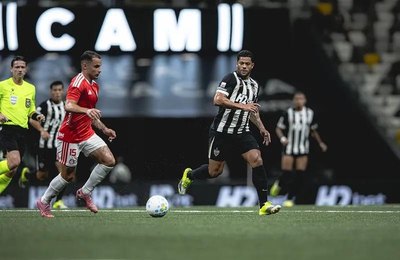 Atlético vence a primeira e mantém Inter na zona de rebaixamento do Brasileirão