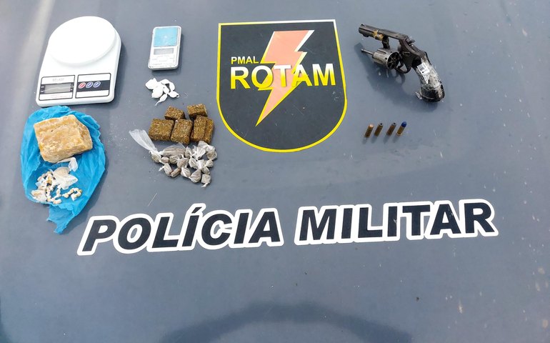 Rotam apreende drogas, arma e prende suspeito durante operação em Rio Largo