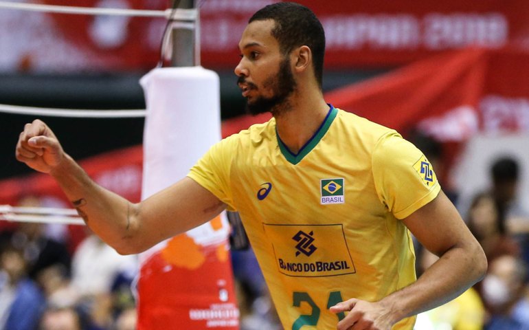 Alan comemora volta por cima na seleção de vôlei um ano após grave lesão e cirurgia