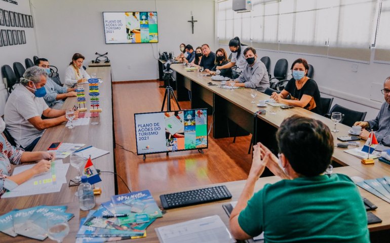 Sedetur e gestores discutem estratégias para o turismo do litoral Sul