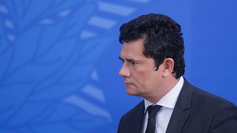 A queda de um “quase mito”