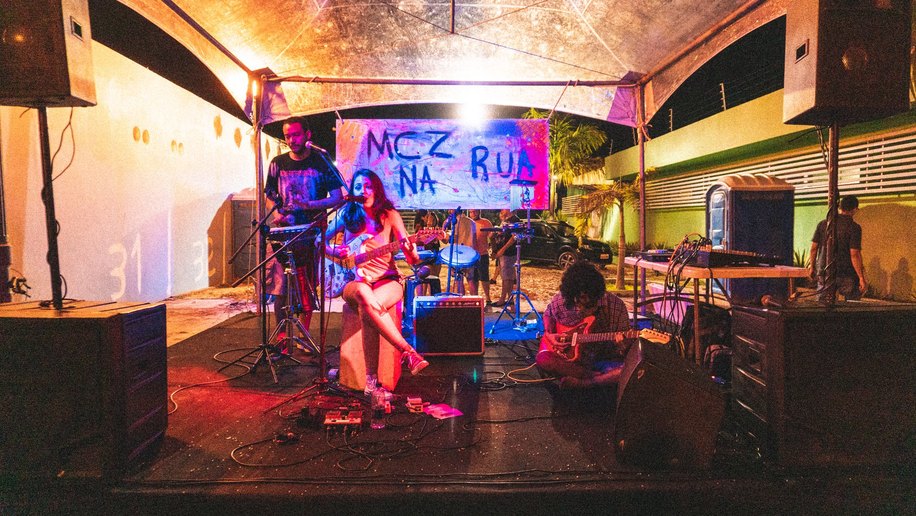 Festival alagoano realiza apresentações e intervenções artísticas nas ruas do Jaraguá