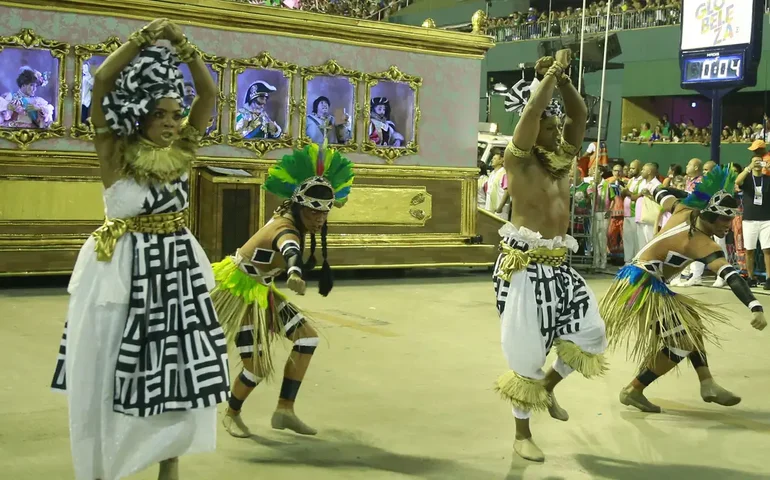 Mestre-sala da Mangueira já participou de reality show coreano; veja