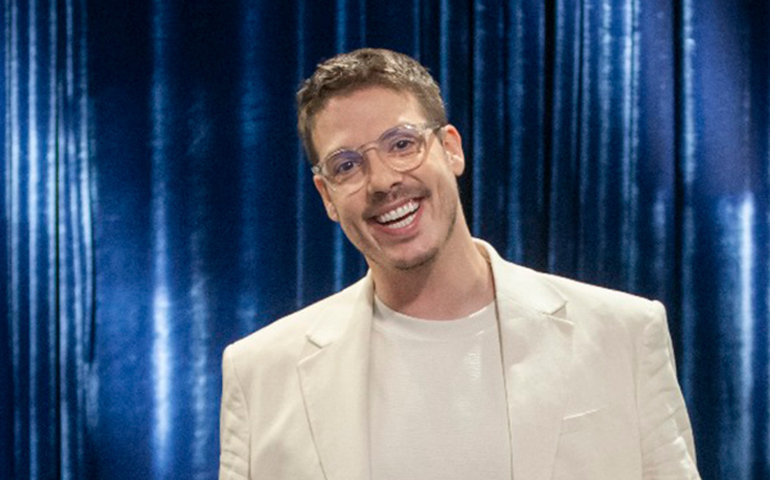 Fabio Porchat aparece no Everest comemorando permanência do Vasco na Série A