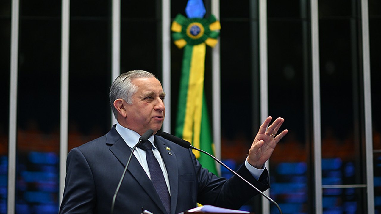 Izalci considera insuficiente relatório da Polícia Federal sobre fraude no INSS