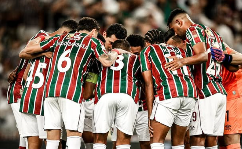 Torcedores do Fluminense protestam no CT e cobram raça em encontro com Thiago Silva