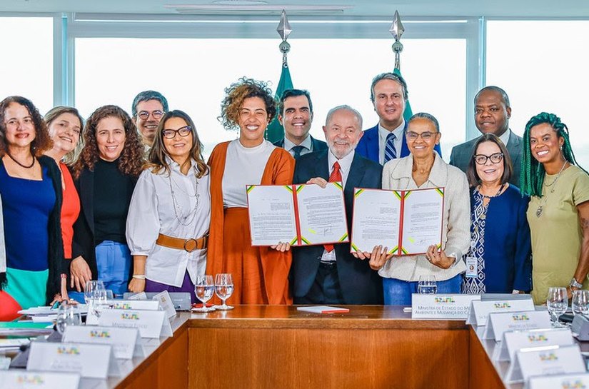 Presidente Lula sanciona lei que amplia prazos para pais e mães acadêmicos
