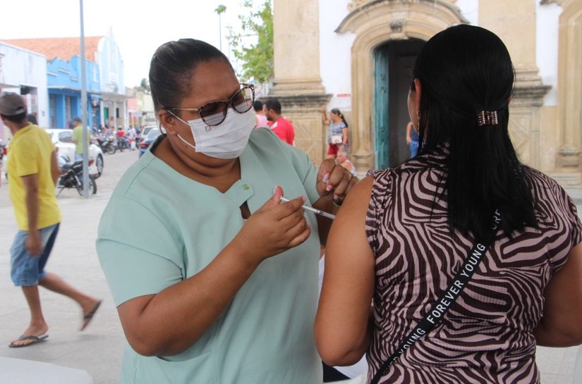 Prefeitura de Penedo realizará grande ação de vacinação contra Covid no comércio da cidade