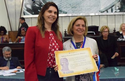 Patrícia Mourão é agraciada com a Medalha do Mérito Zumbi dos Palmares 