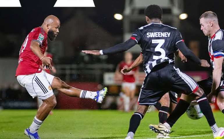 United mantém série de vexames ao cair na Copa da Liga Inglesa diante de rival da 4ª divisão