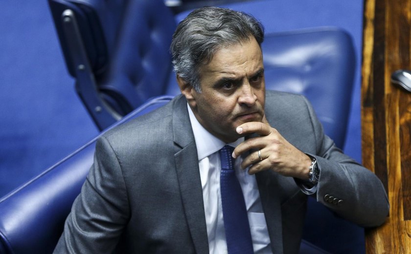 Aécio confirma plano para fusão do PSDB, mas rechaça cooptação do partido por outras legendas