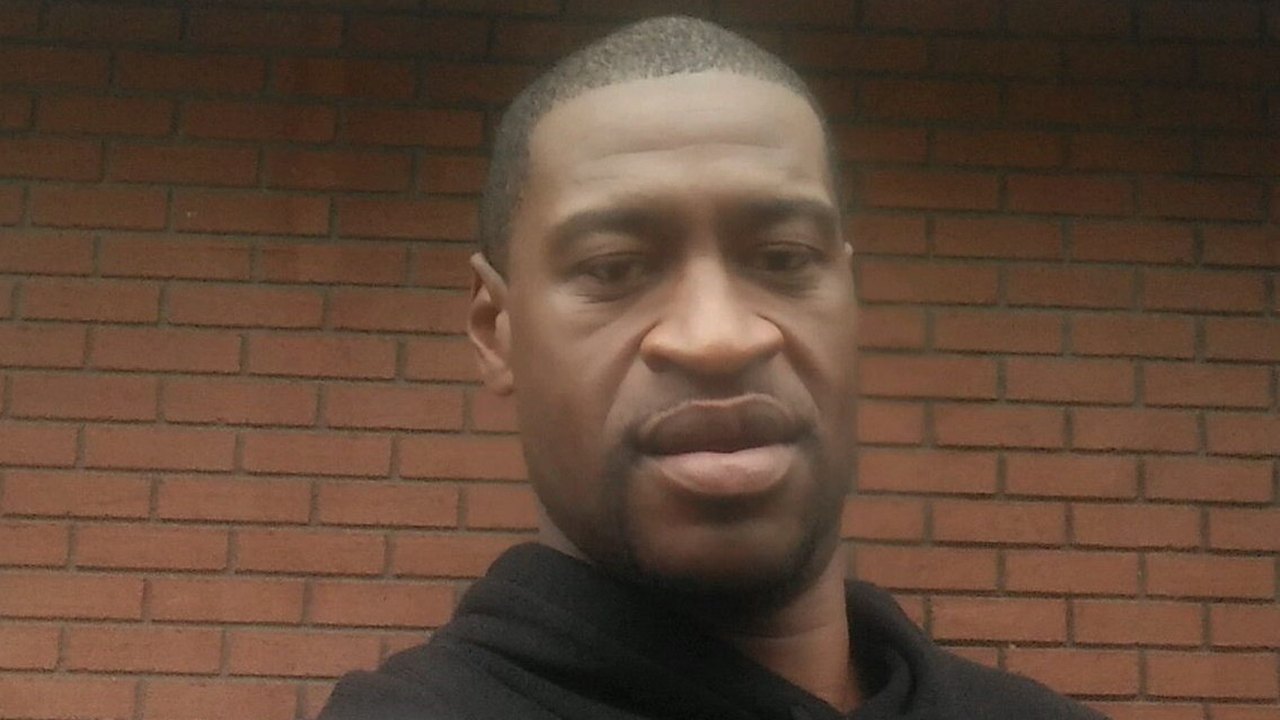 Centenas comparecem a funeral de George Floyd