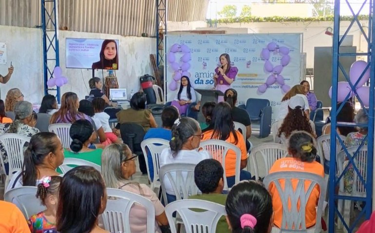 Delegada ministra palestra sobre enfrentamento à violência de gênero e os mecanismos de proteção às vítimas