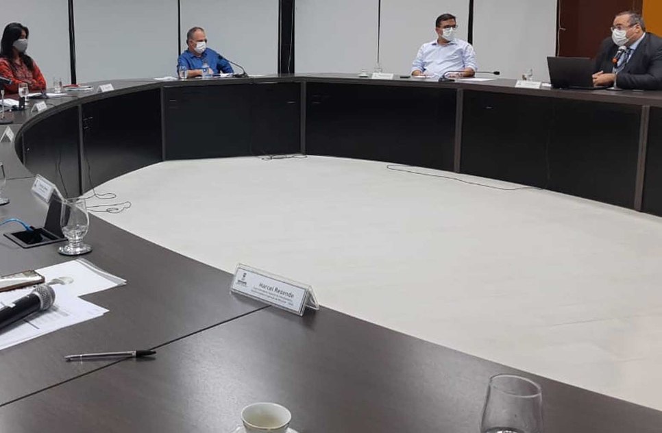 207684704-comite-em-reuniao.max-2220x1000.jpg