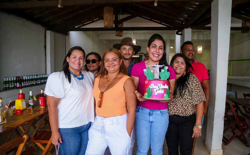 Em viagem ao Sertão Alagoano, Gabi Gonçalves visita a população de Água Branca e Pão de Açúcar