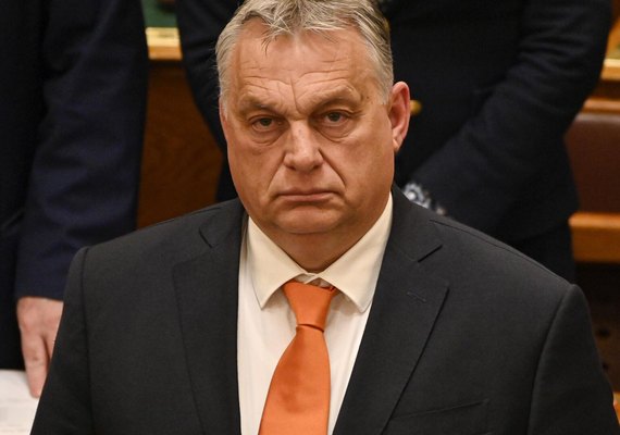 Mídia: Orbán diz aos líderes da UE que não decidiu se apoiará extensão das sanções contra a Rússia