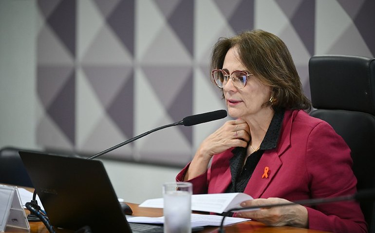 Damares celebra Dia da Marinha e destaca apoio à população da Região Norte