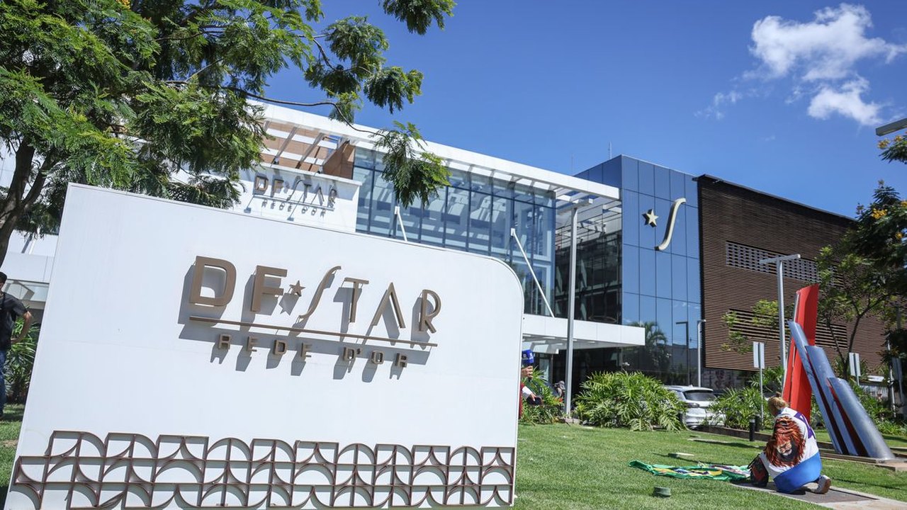 Bolsonaro permanece internado com quadro estável após cirurgia no ombro