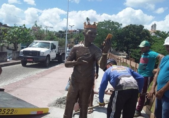 Penedo: Uma afronta ao povo e a lei