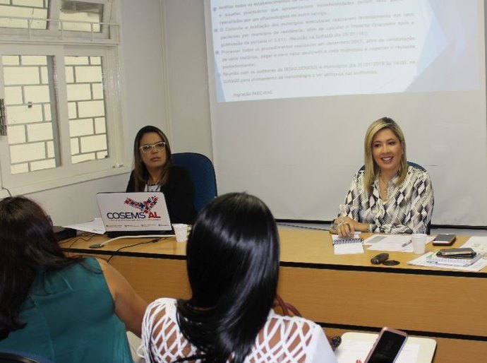 Cosems discute com Estado redução de recursos do MS para tratar glaucoma