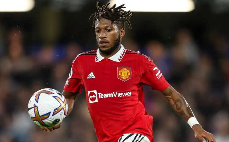 Ten Hag anuncia renovação de contrato por um ano de Fred e mais três no United