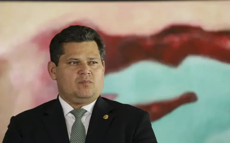 Alcolumbre promete agenda de desburocratização, empreendedorismo e microcrédito
