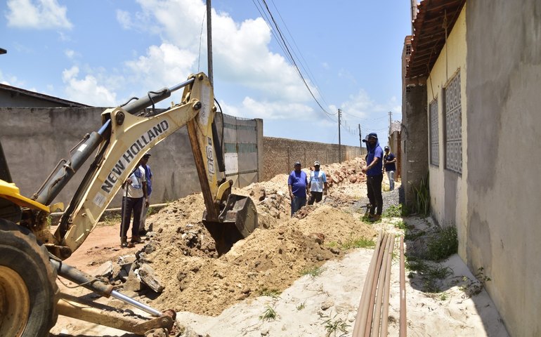 Daesc retoma obras de ampliação da rede de água da comunidade Ponta da Asa