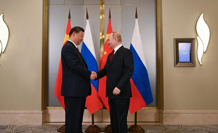 Após receber os convidados, Xi Jinping teve conversa informal com  convidado russo Vladimir Putin