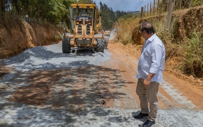 Pavimentação do Cangandu a Canafístula está com 90% das obras concluídas