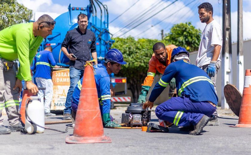 Infraestrutura fecha ligação clandestina que lançava esgoto há cerca de 30 anos