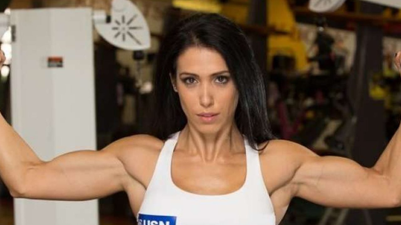 ‘Tomava litros de refrigerante e comia hambúrguer’, revela Bella Falconi