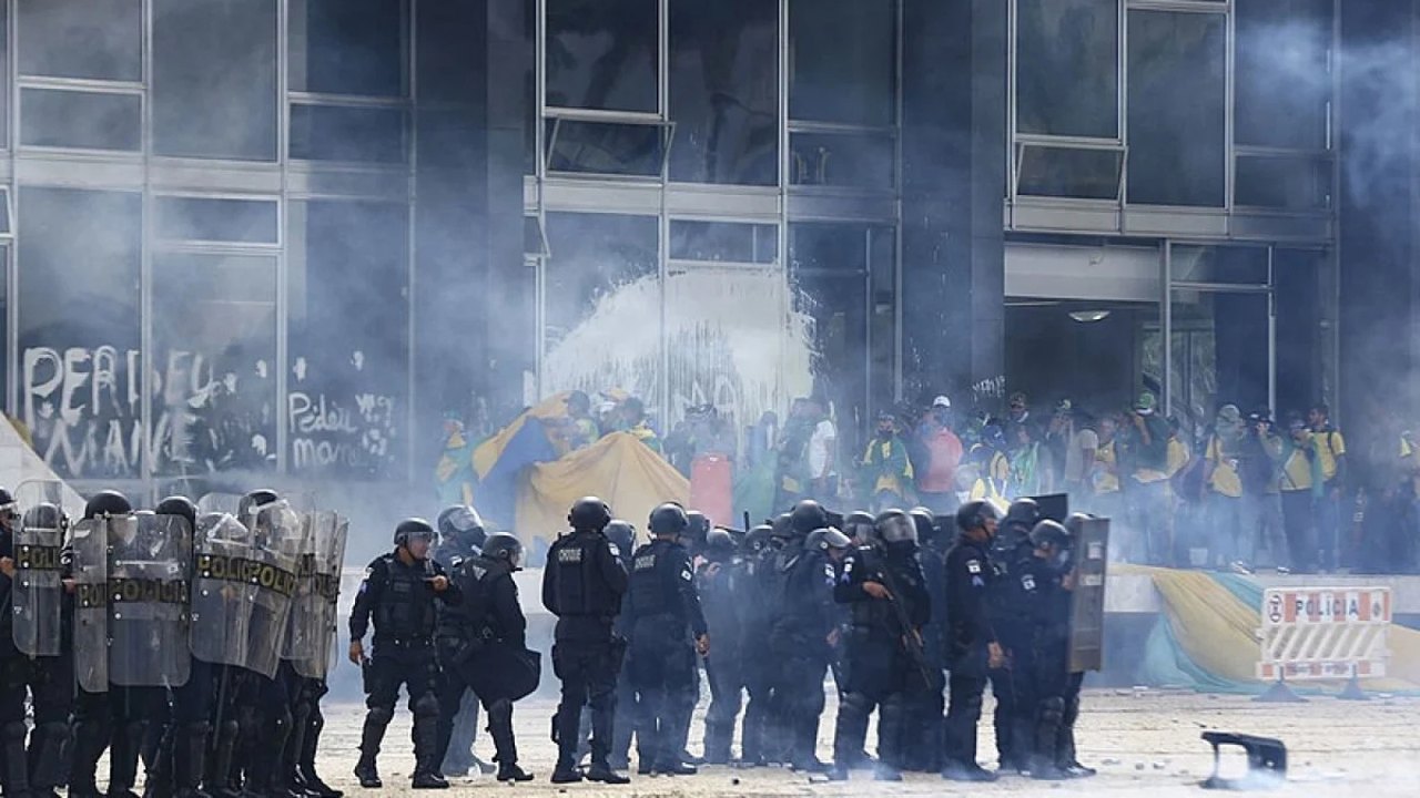 Oficiais da PM-DF disseram que Exército impediu retirada de acampamento golpista