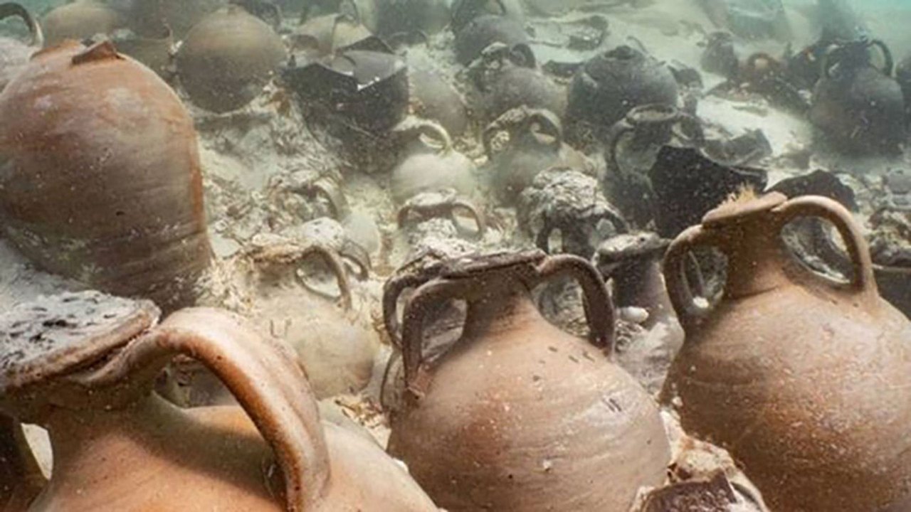 Descoberta de naufrágio romano com cerâmicas de luxo intactas na Turquia