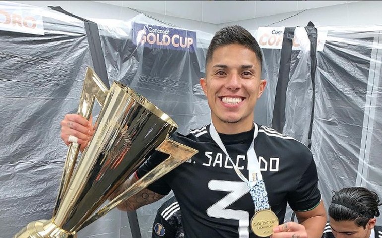 Mãe que acusa filho jogador de planejar morte da irmã foi acusada do mesmo crime, no México