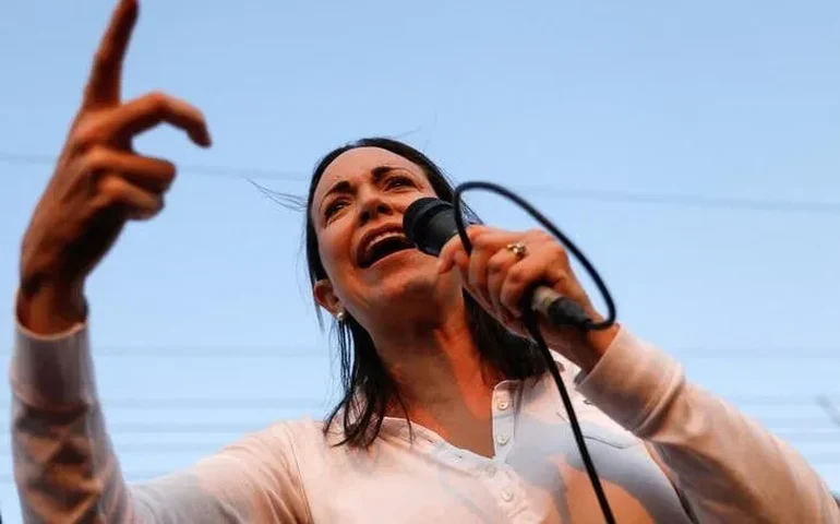 Opositora María Corina se distancia de candidatura de Rosales na Venezuela: 'O regime escolheu seus candidatos'