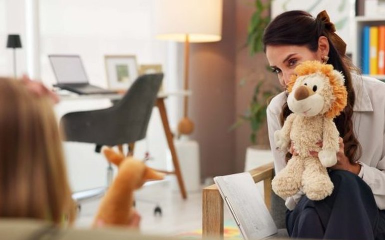 Comissão da Câmara debate regulamentação da terapia ABA