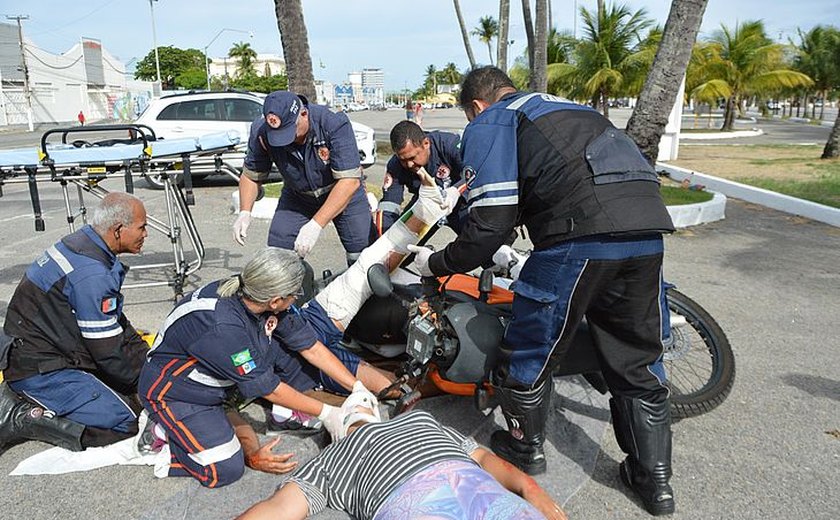 Uso de Capacetes e Equipamentos de Proteção é Essencial.