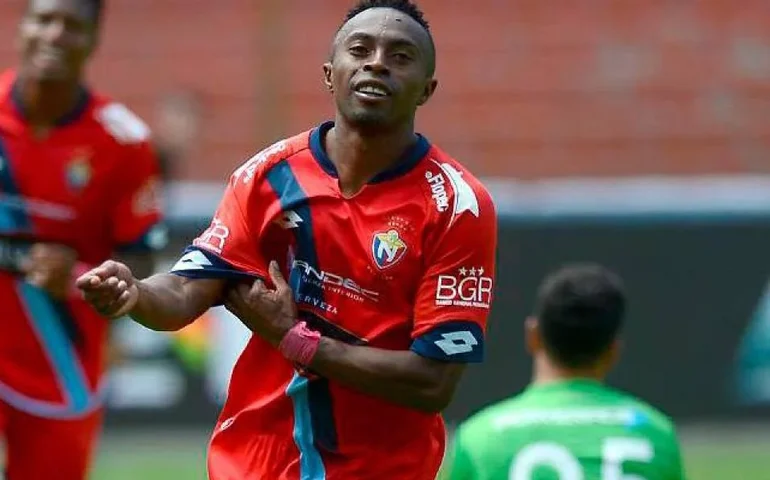 'Pequeno Diabo': ex-jogador que disputou Copa do Mundo é preso por roubo a loja de eletrônicos no Equador