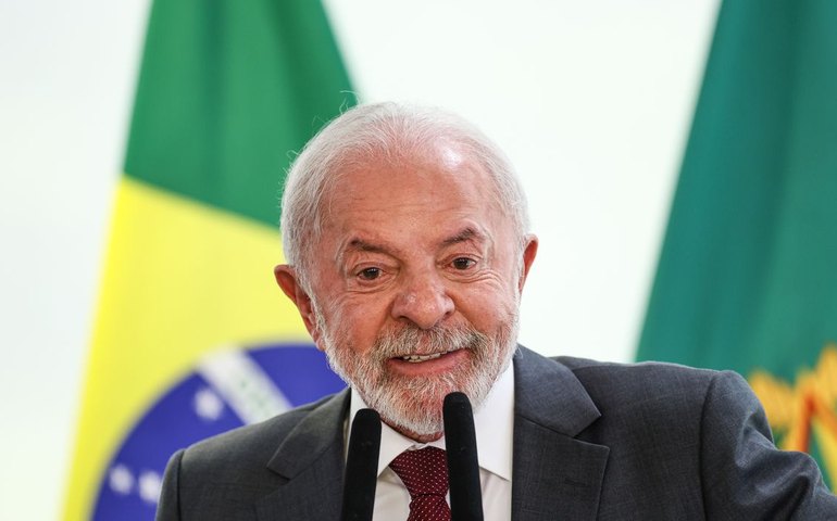 Lula faz discurso de Natal em cadeia nacional de rádio e televisão