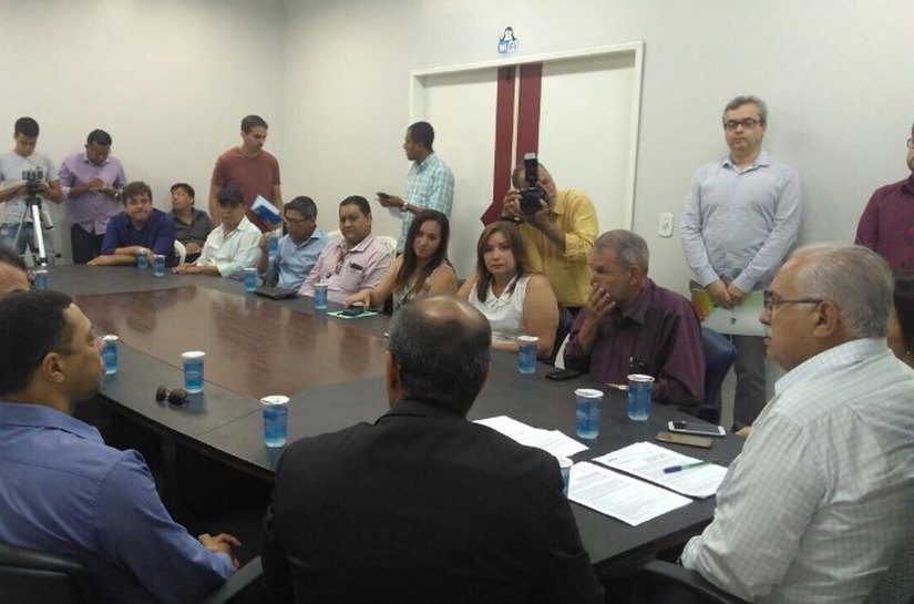 CDL Arapiraca comemora assinatura de contrato para revitalização do comércio