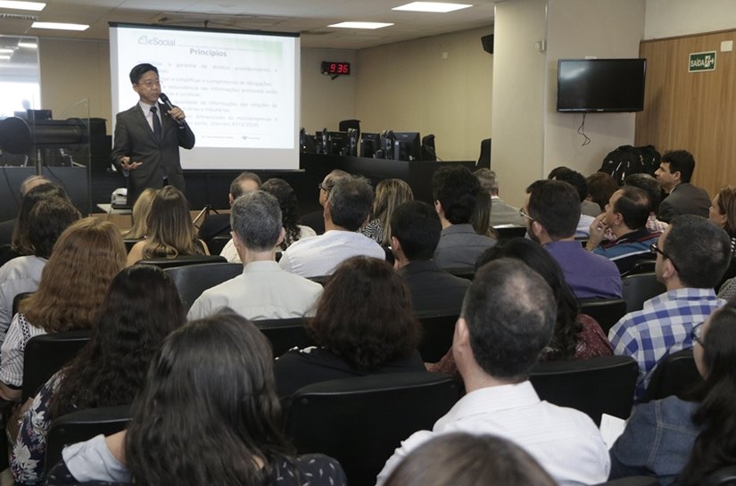 TRT discute em workshop implantação do eSocial nos órgãos públicos