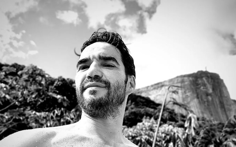 Caio Blat convida pessoas a visitar 'Casa na Árvore' que está à venda por R$ 6 milhões