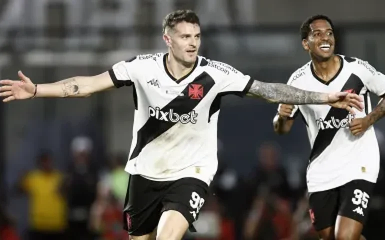 Após vitória no Brasileirão, Vasco volta a encarar Athletico-PR