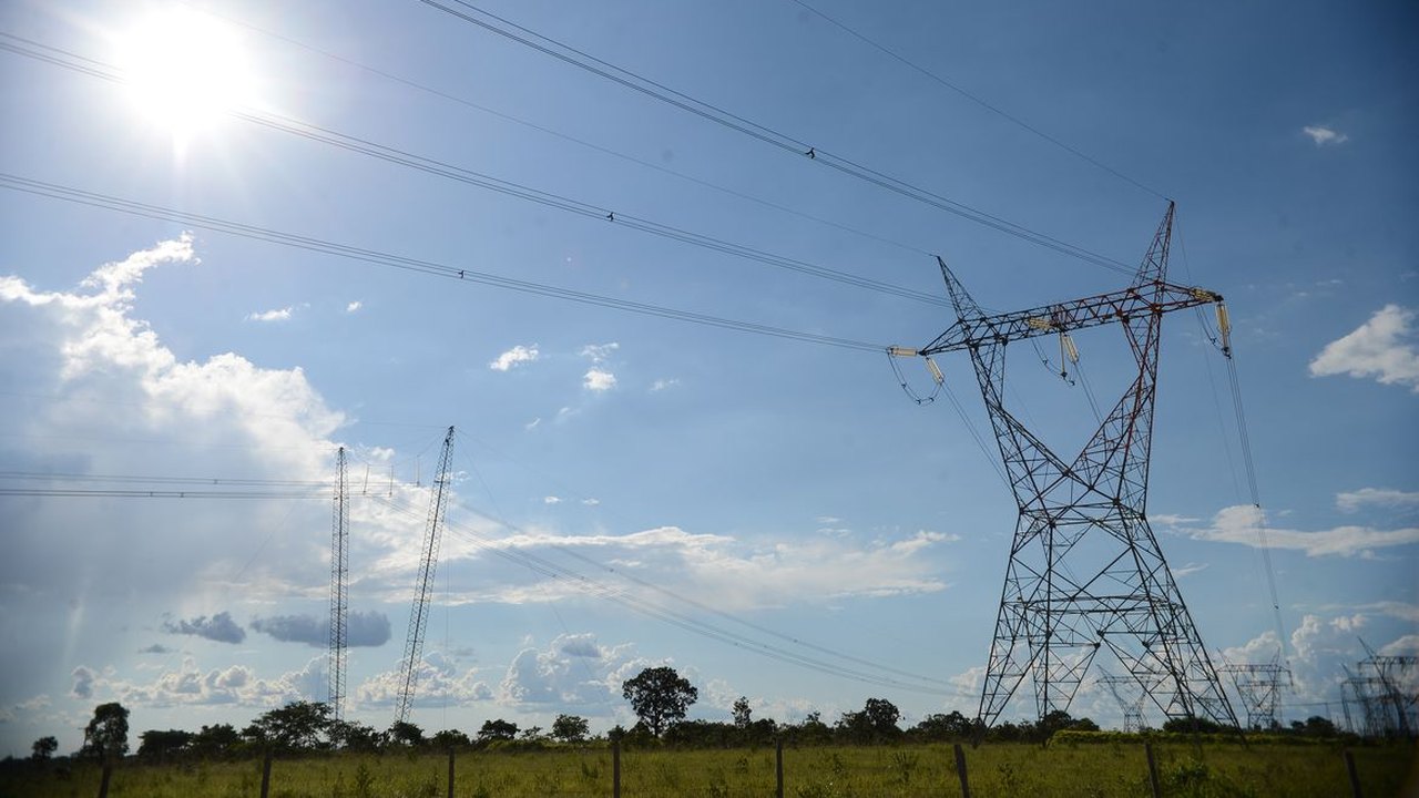 Annel sorteia mais quatro lotes de transmissão de energia