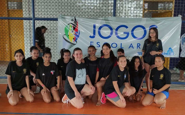 Têm início os Jogos Internos Lajenses; cerca de 200 alunos participaram da abertura oficial