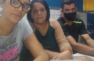 Mãe retoma estudos na Educação de Jovens, Adultos e Idosos após incentivo da filha