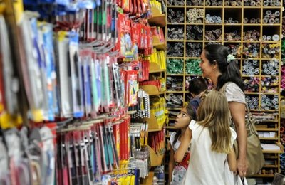 Material escolar em 2026: como o e-commerce se tornou estratégia para driblar os preços