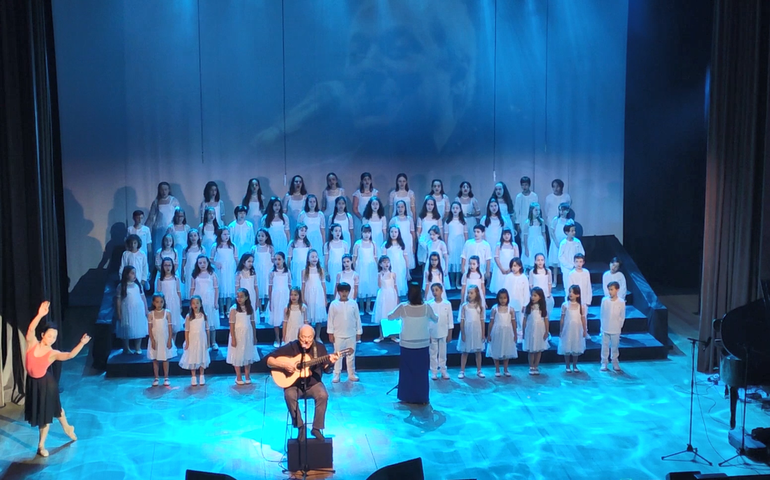 Coral Pentágono se apresenta com Toquinho em São Paulo